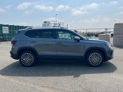 2025 Volkswagen Taos SE