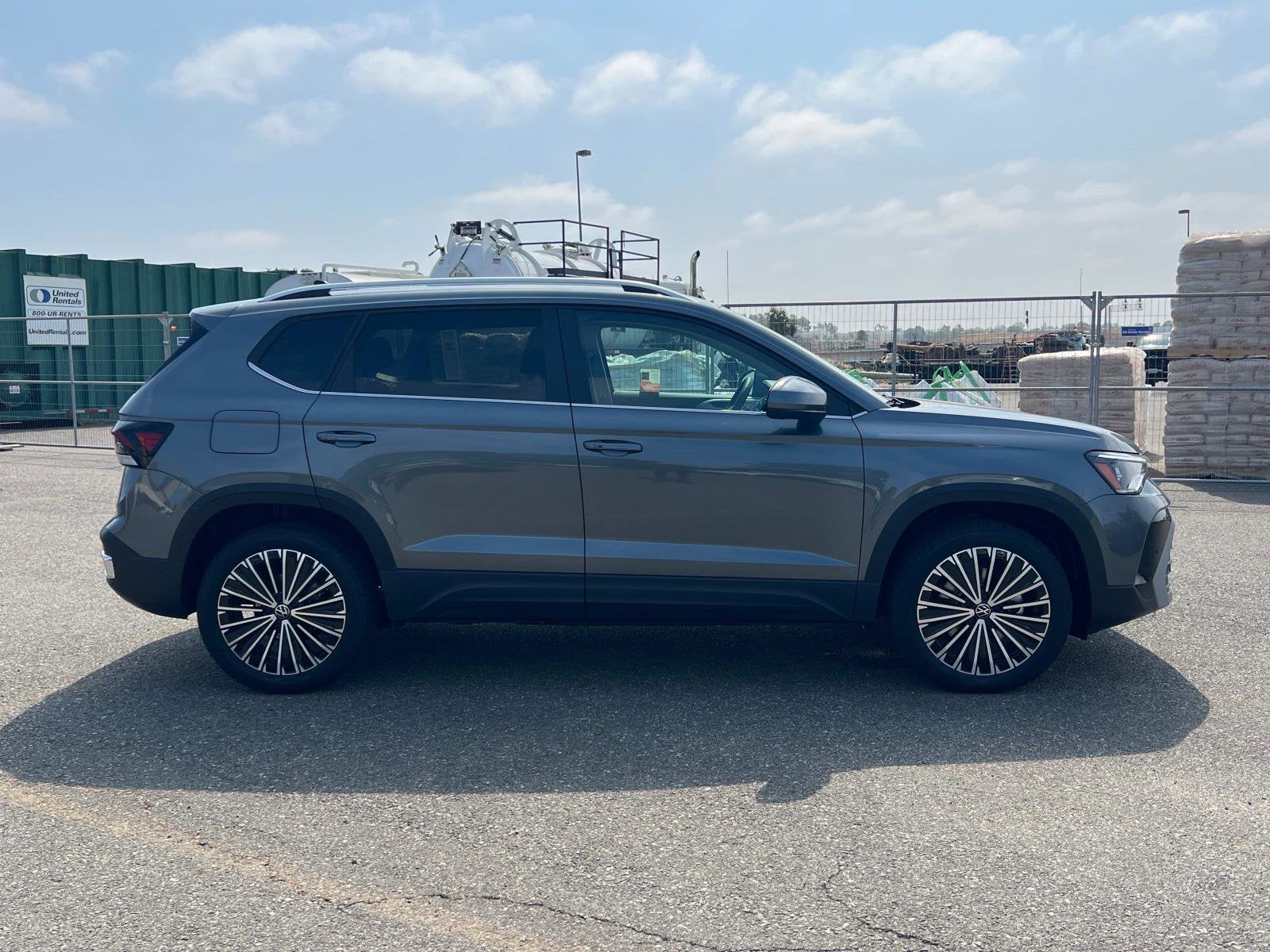 2025 Volkswagen Taos SE