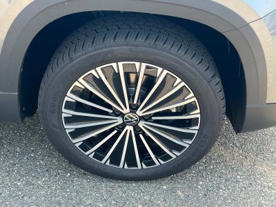 2025 Volkswagen Taos SE