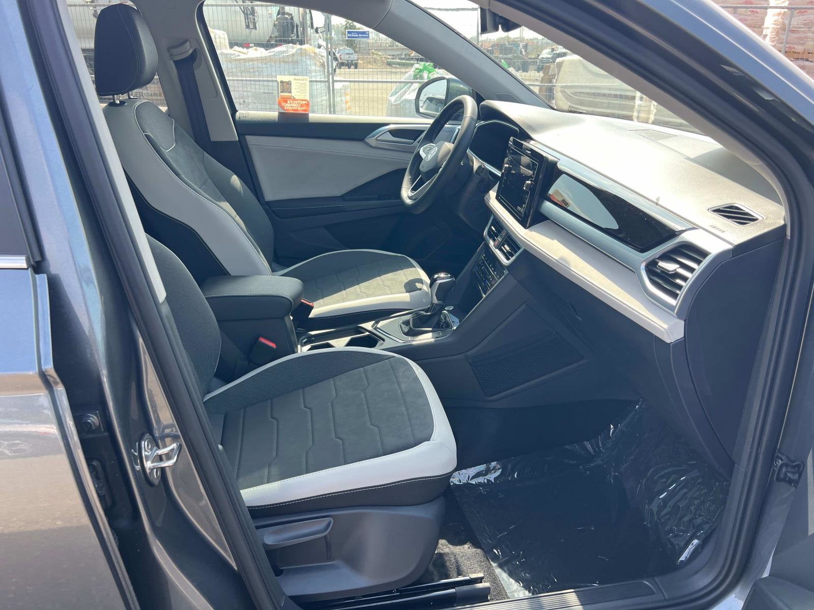 2025 Volkswagen Taos SE