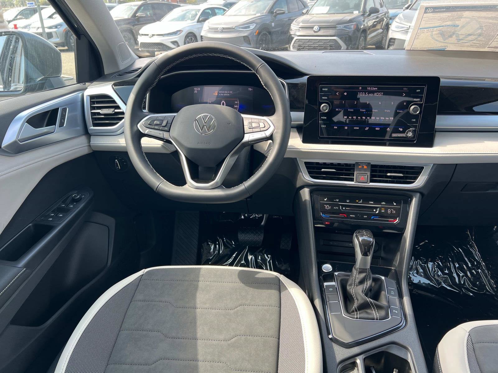 2025 Volkswagen Taos SE