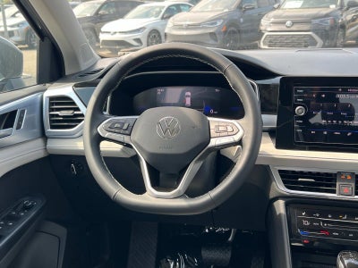 2025 Volkswagen Taos SE