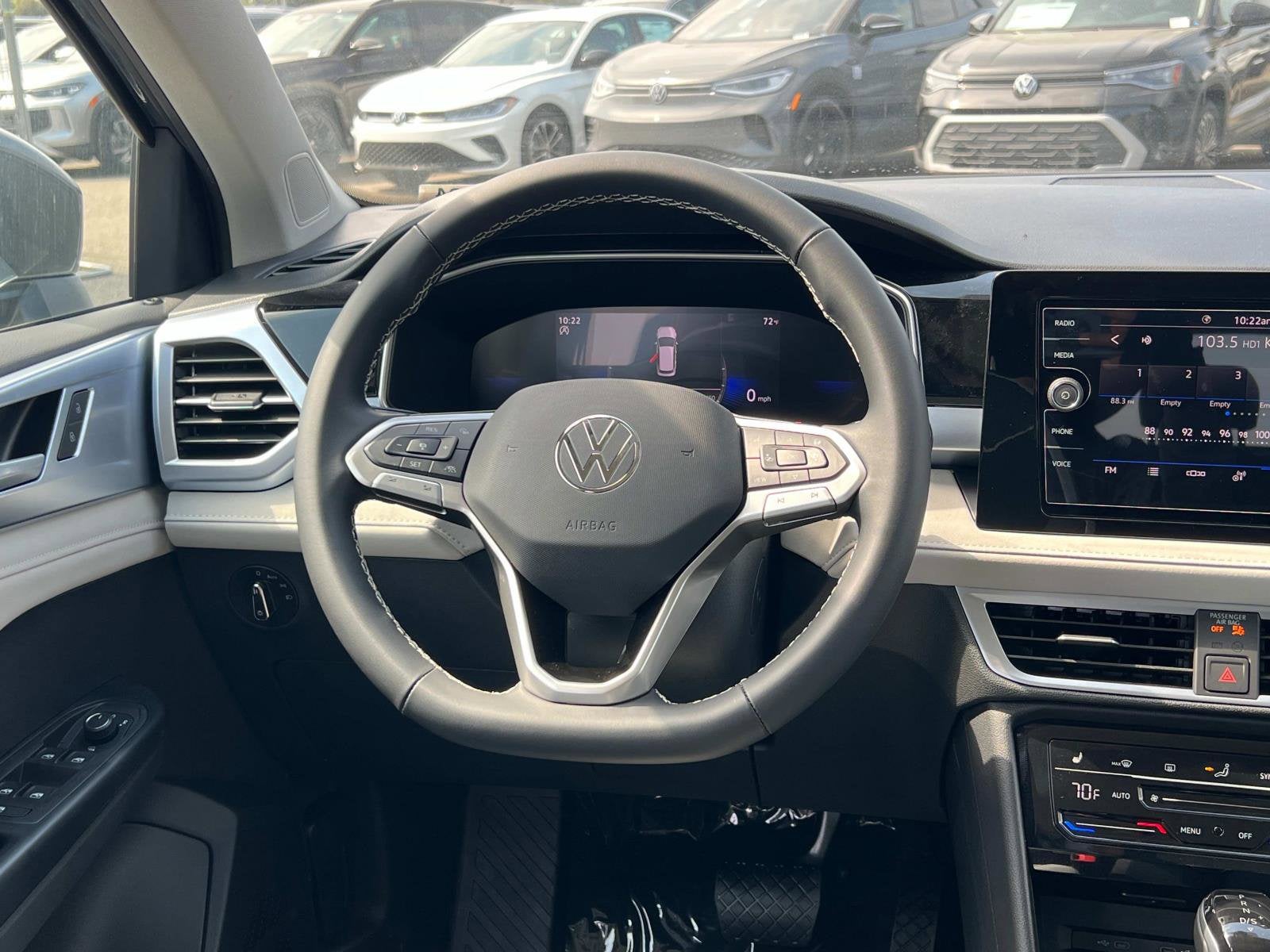 2025 Volkswagen Taos SE