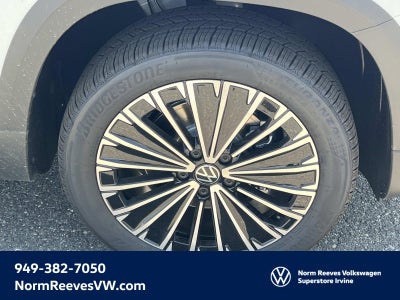 2025 Volkswagen Taos SE