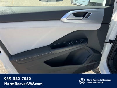 2025 Volkswagen Taos SE