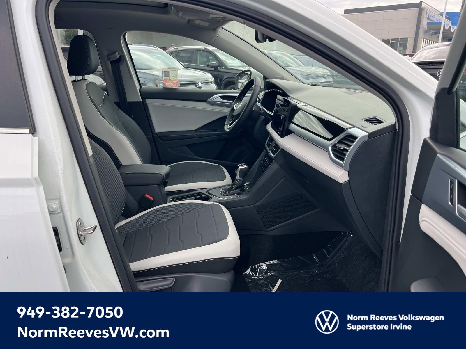 2025 Volkswagen Taos SE