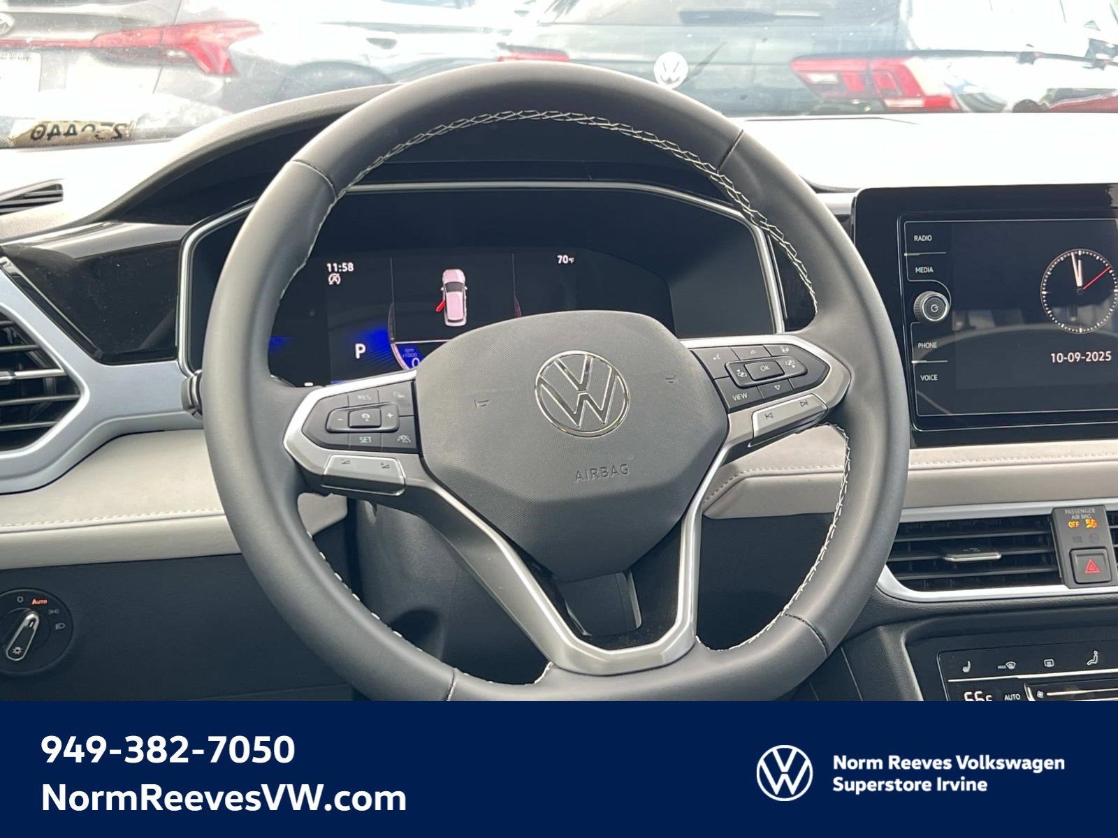 2025 Volkswagen Taos SE