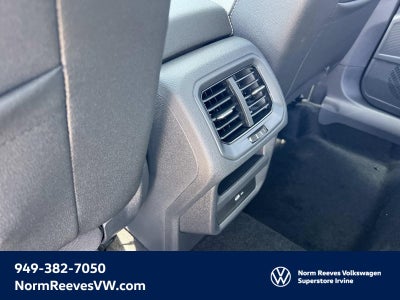 2025 Volkswagen Taos SE