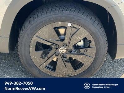 2025 Volkswagen Taos SE