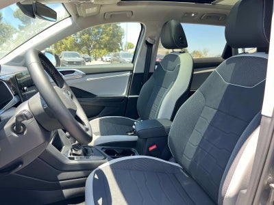 2025 Volkswagen Taos SE