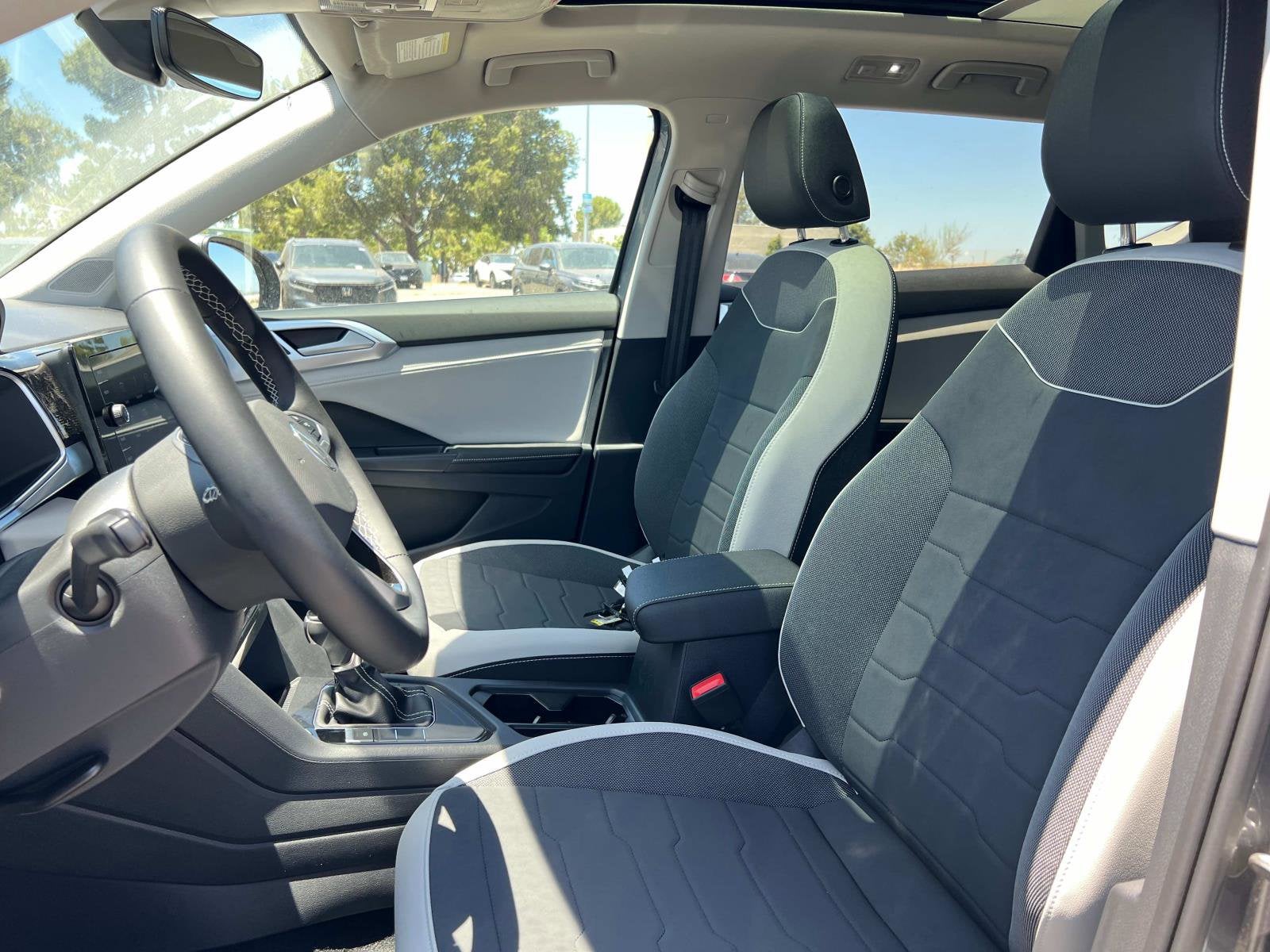 2025 Volkswagen Taos SE