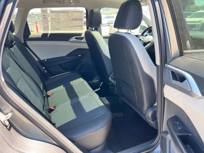 2025 Volkswagen Taos SE