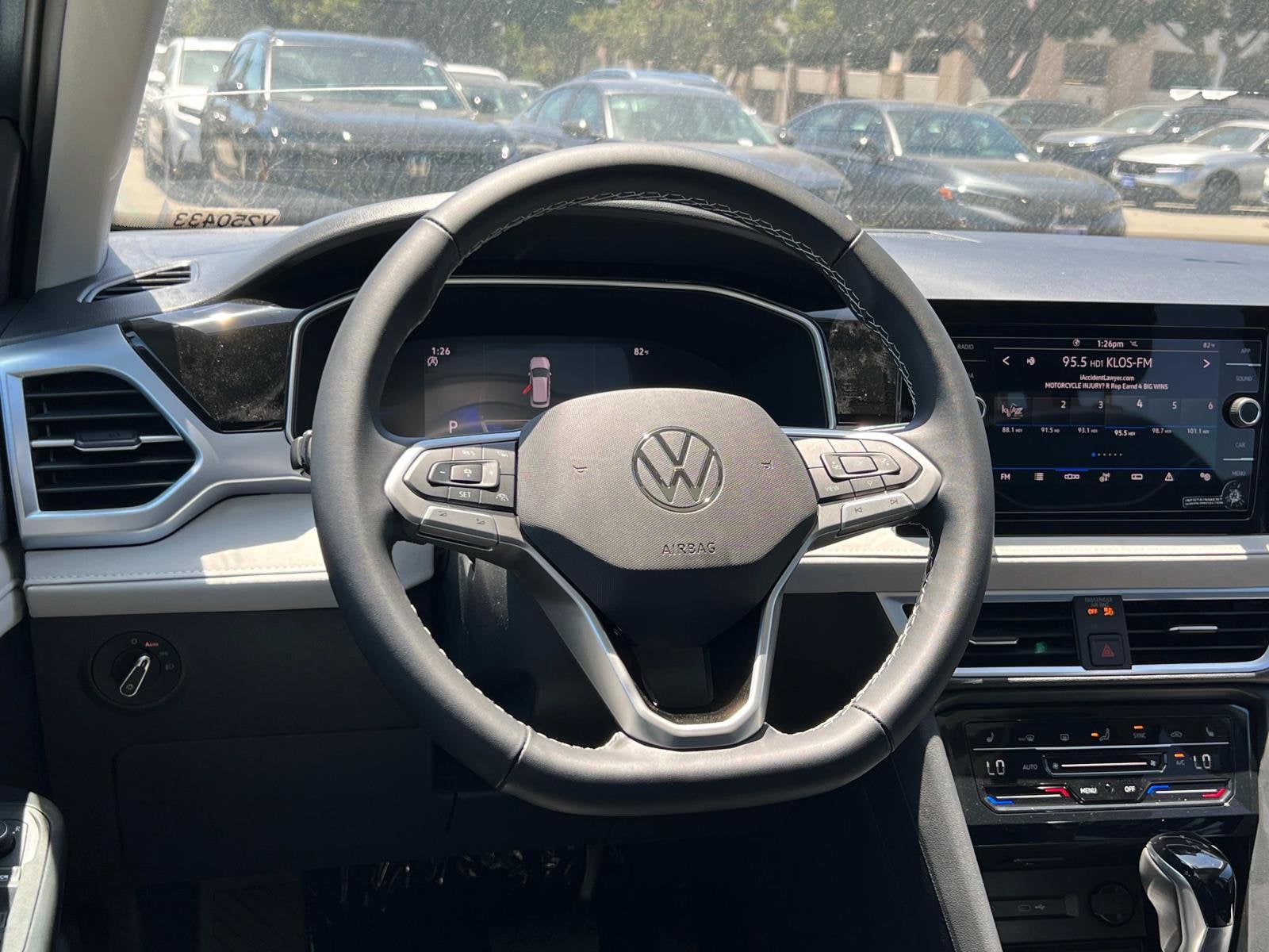 2025 Volkswagen Taos SE