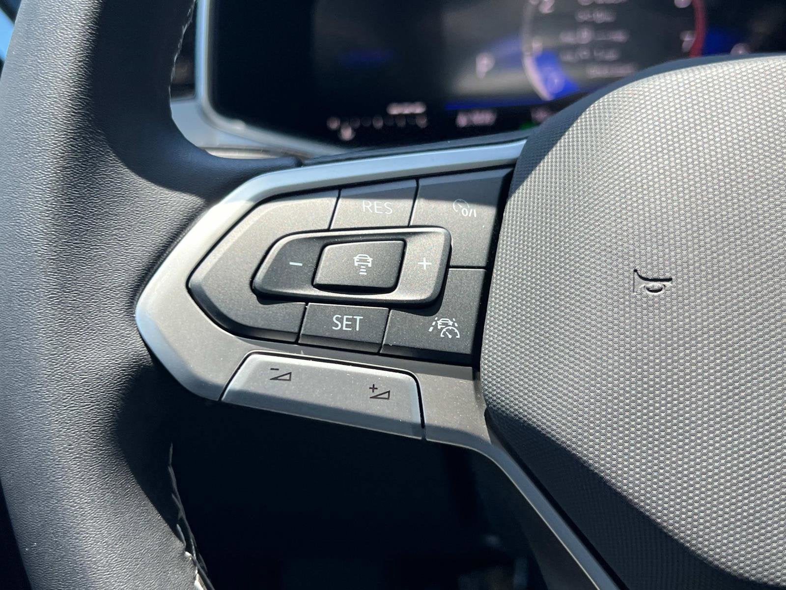 2025 Volkswagen Taos SE