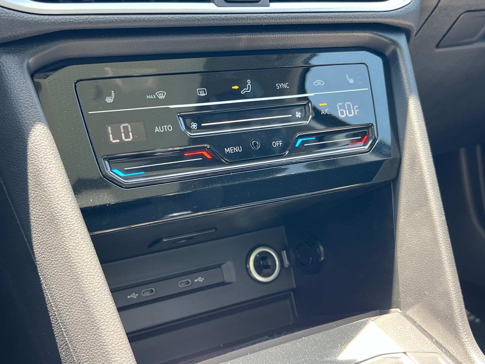 2025 Volkswagen Taos SE