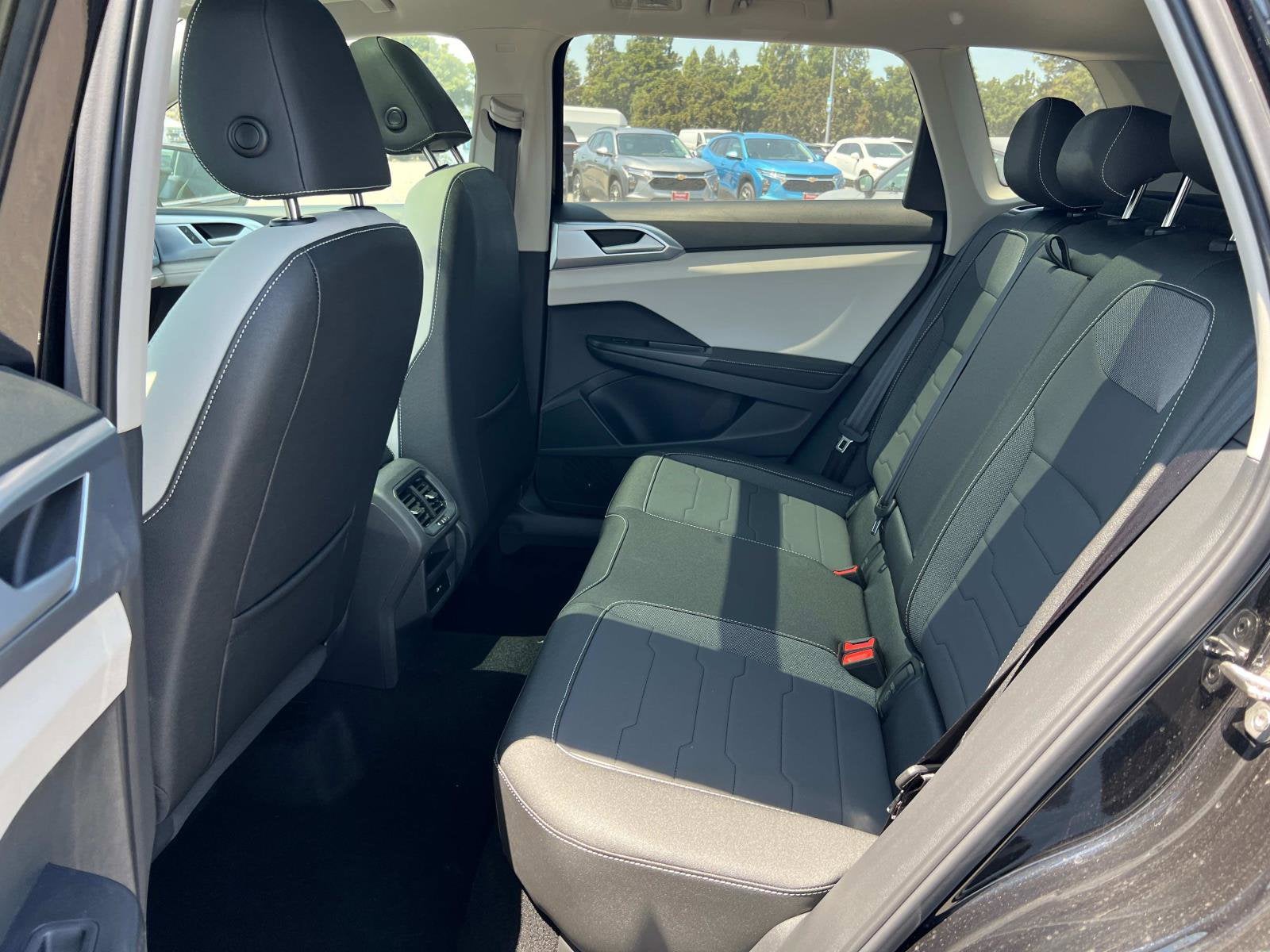 2025 Volkswagen Taos SE