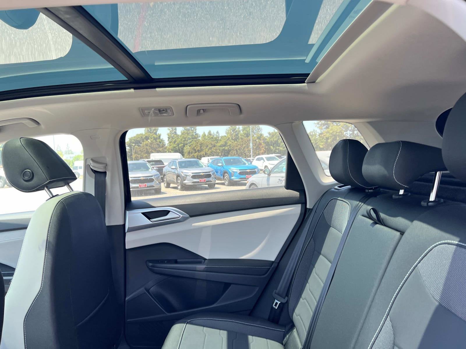 2025 Volkswagen Taos SE