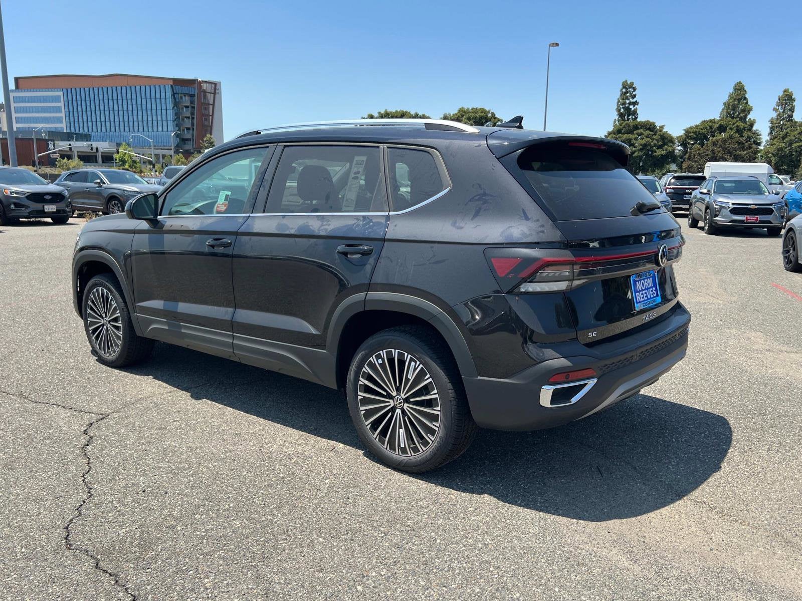2025 Volkswagen Taos SE