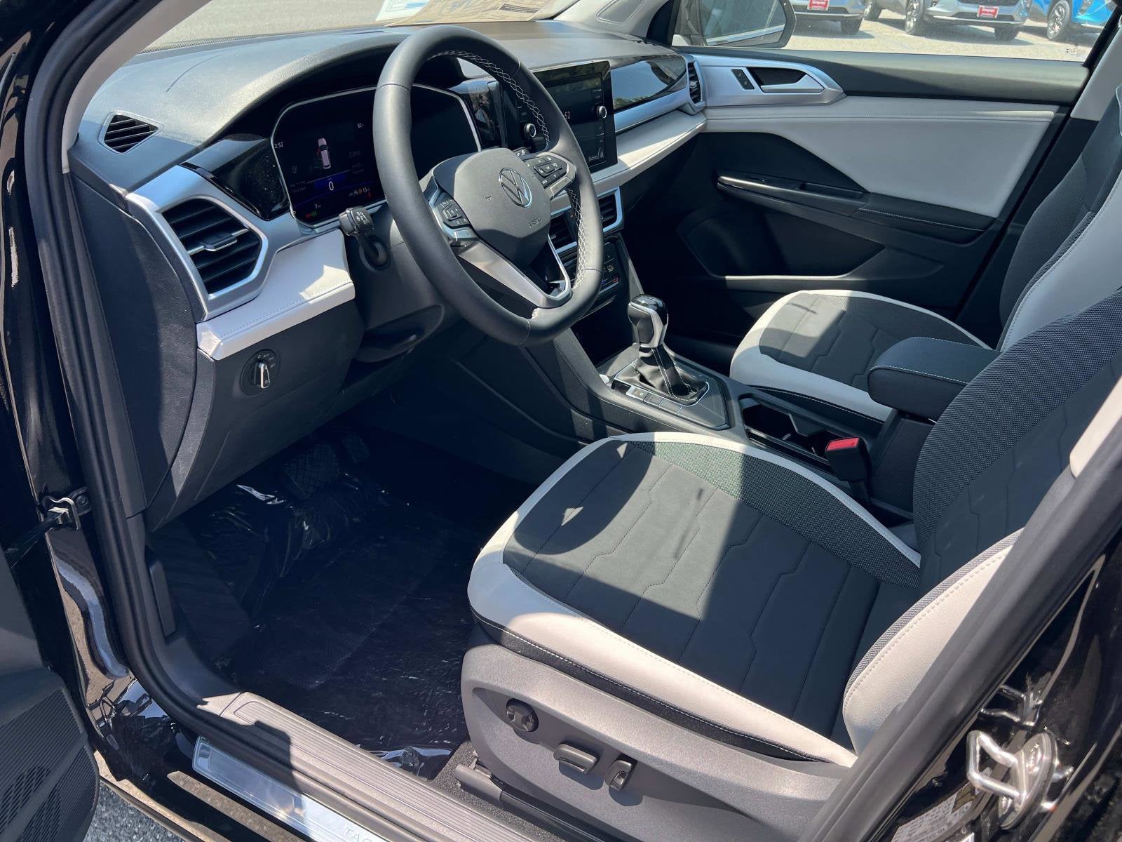 2025 Volkswagen Taos SE