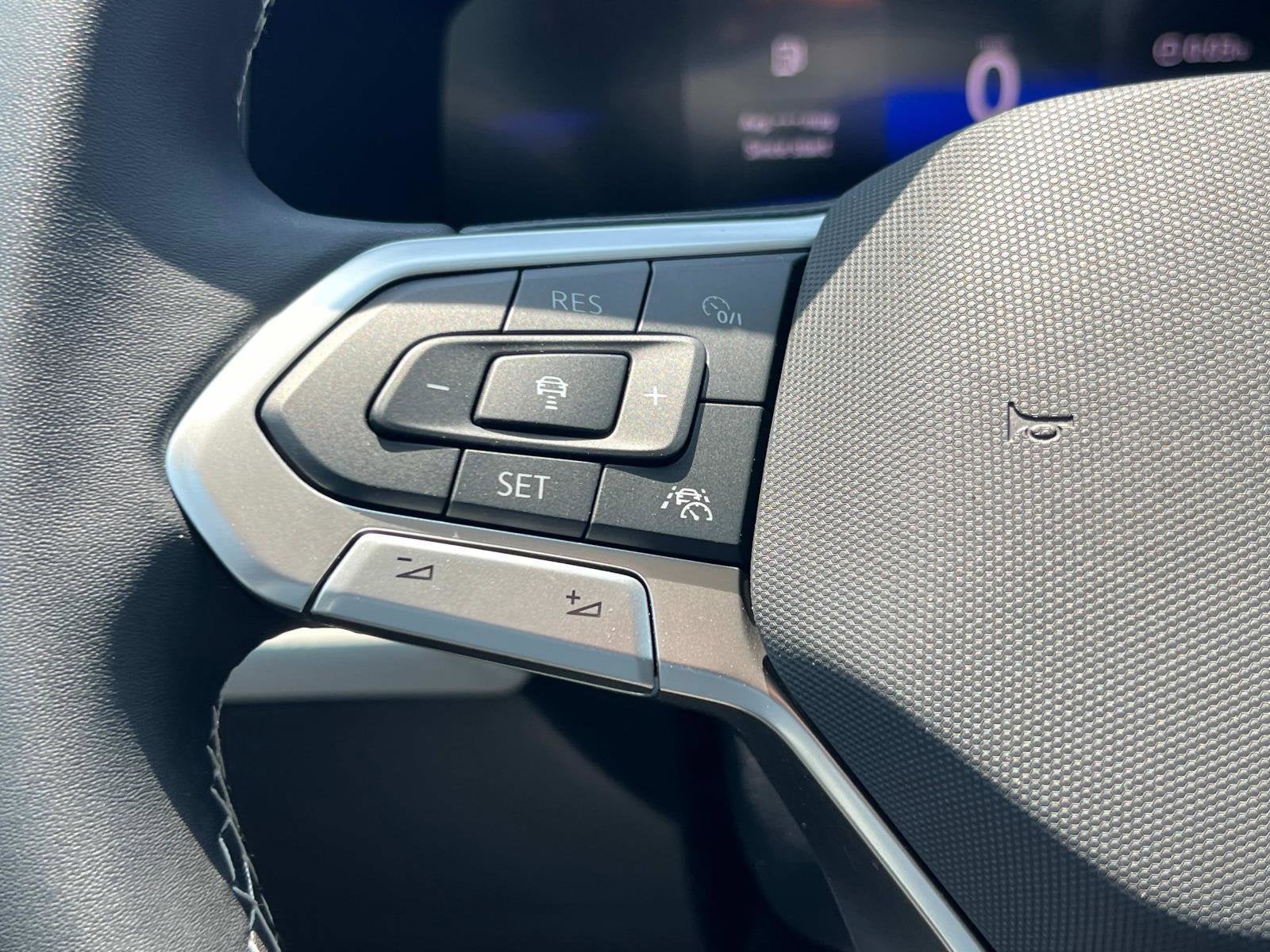 2025 Volkswagen Taos SE