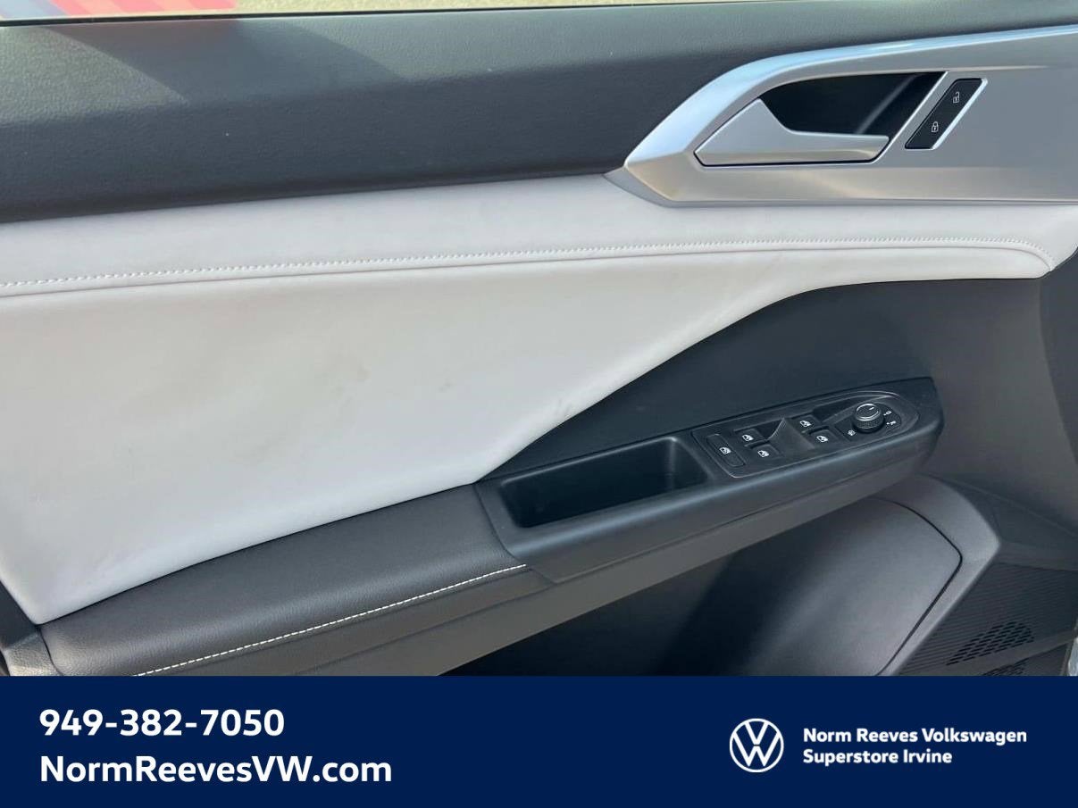 2025 Volkswagen Taos SE