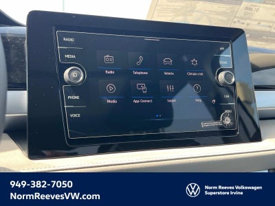 2025 Volkswagen Taos SE