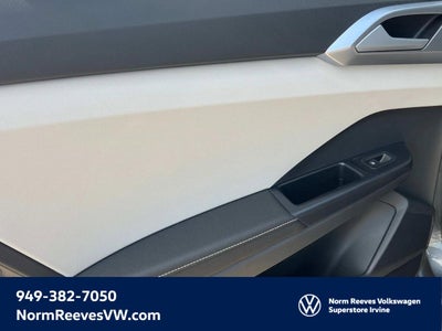 2025 Volkswagen Taos SE