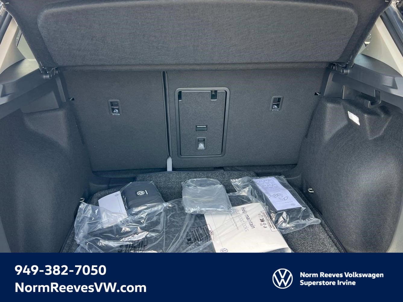 2025 Volkswagen Taos SE