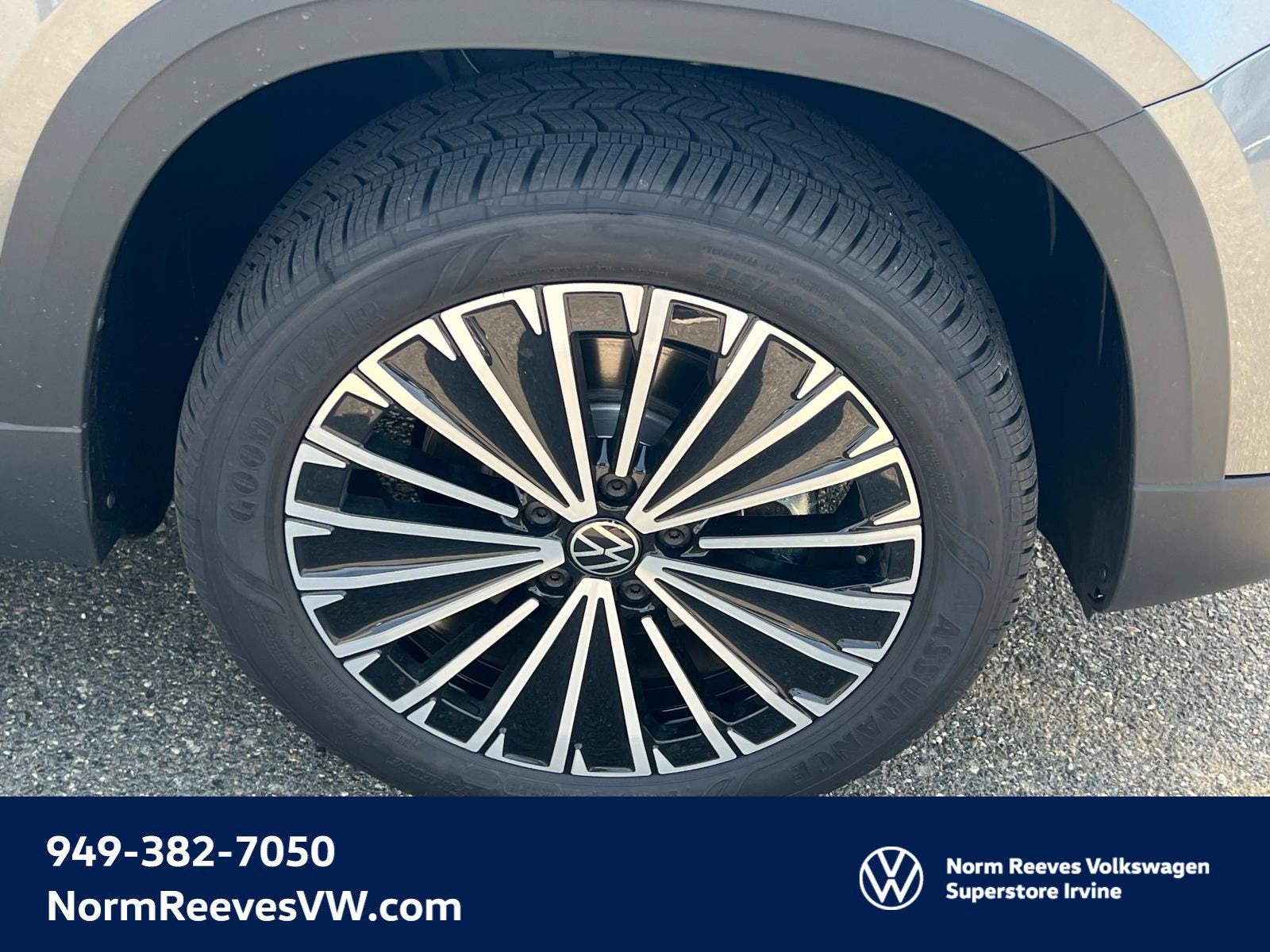 2025 Volkswagen Taos SE