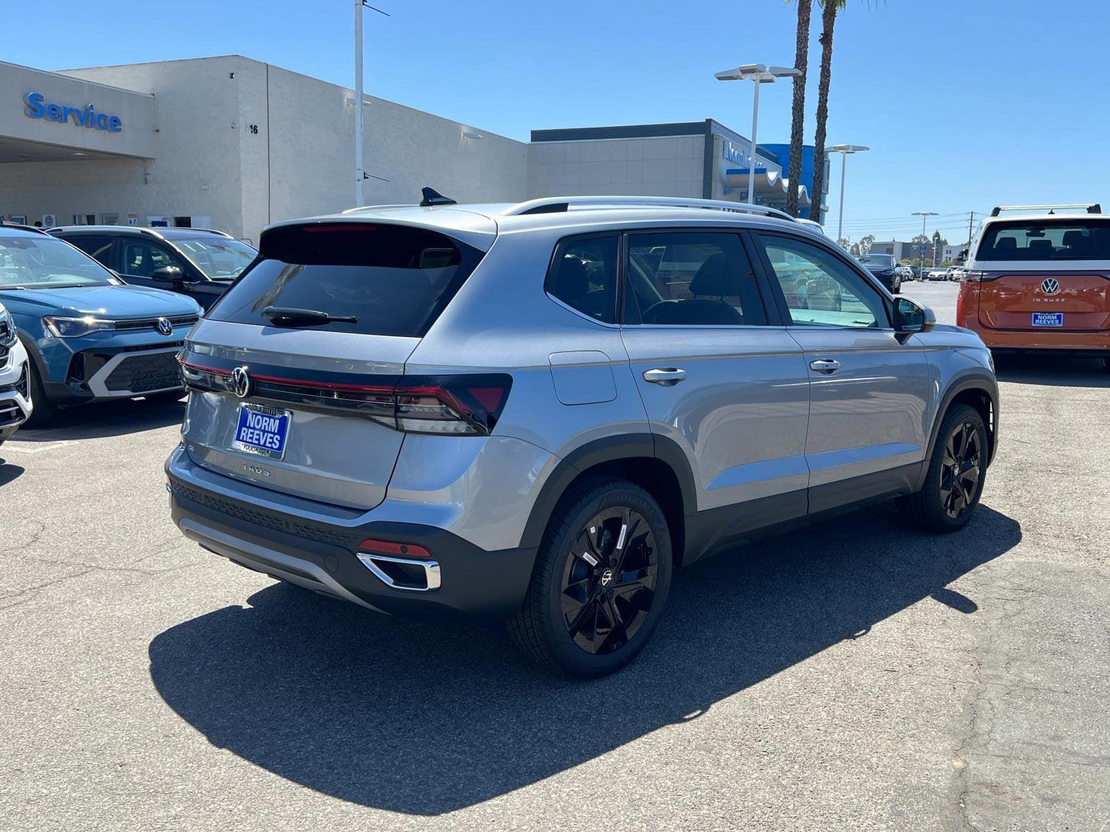 2025 Volkswagen Taos SE