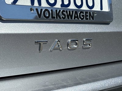 2025 Volkswagen Taos SE