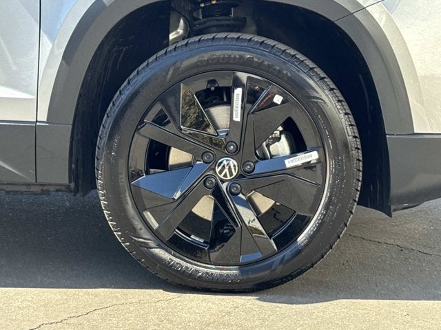 2025 Volkswagen Taos SE