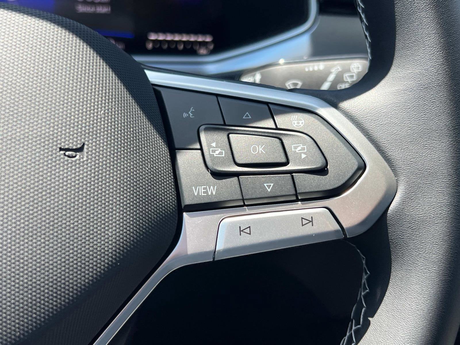 2025 Volkswagen Taos SE