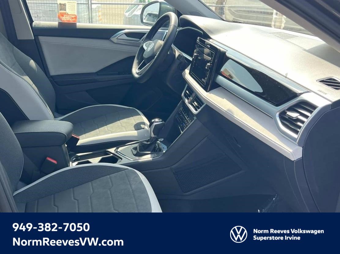 2025 Volkswagen Taos SE