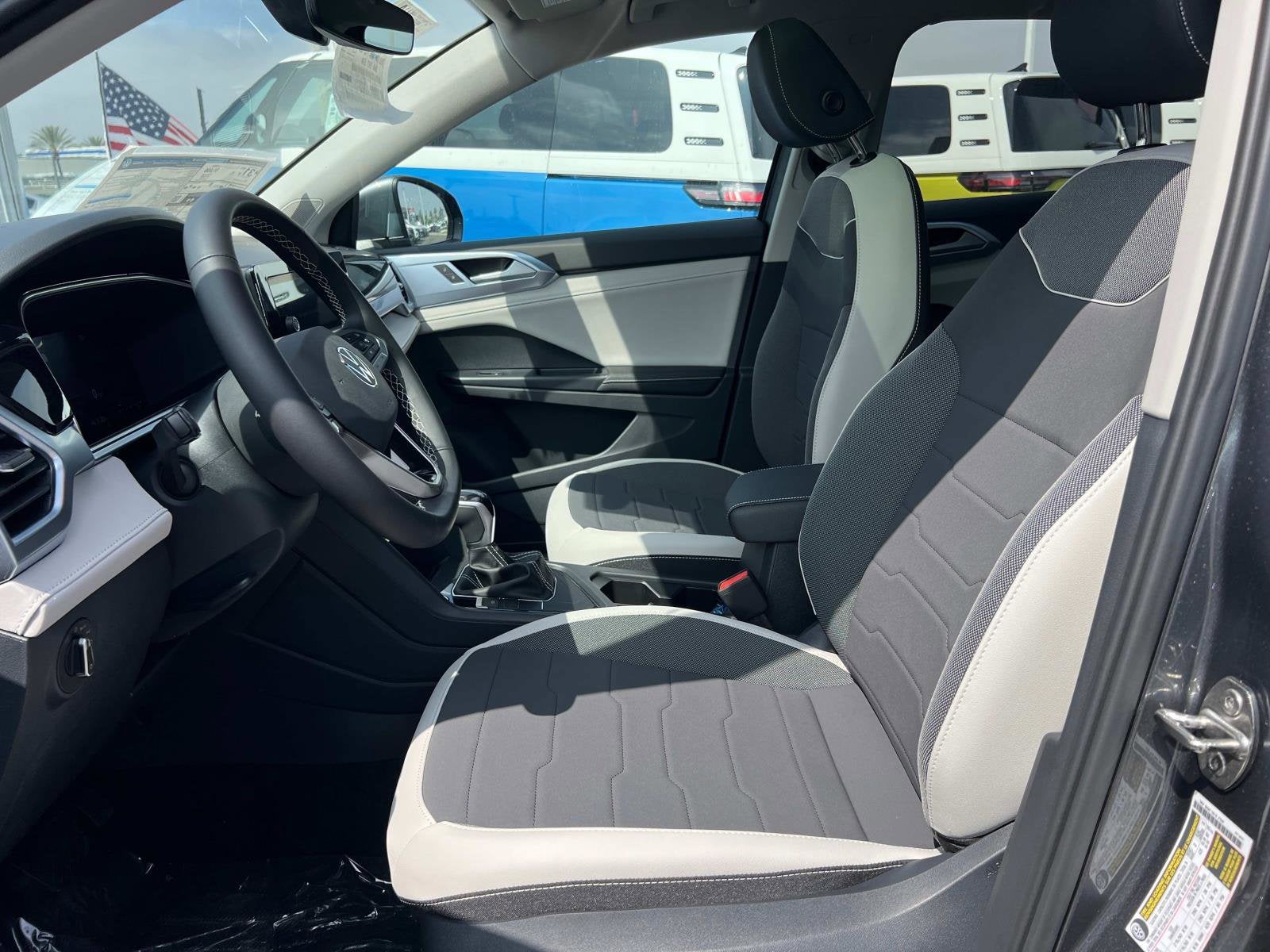 2025 Volkswagen Taos SE