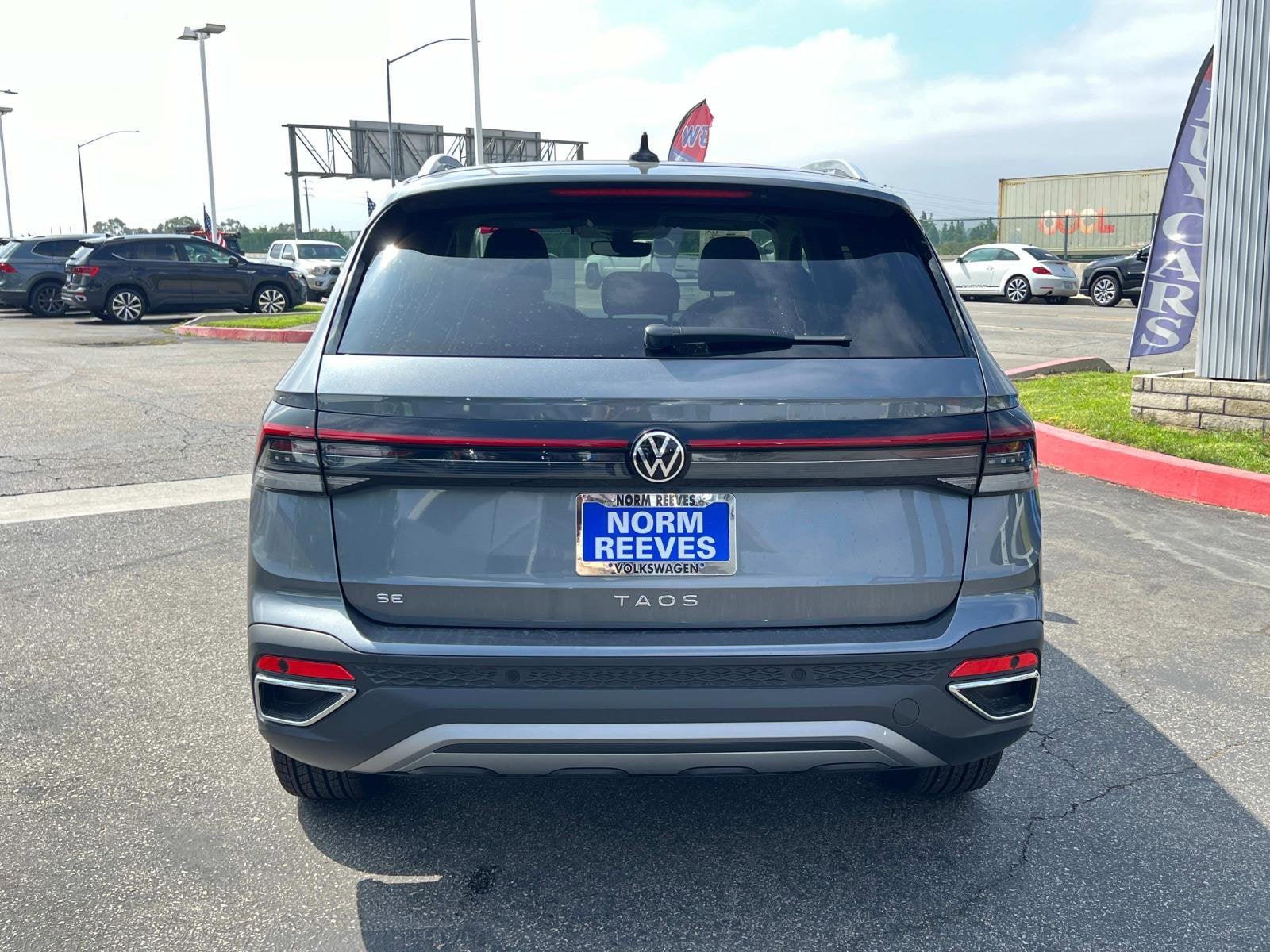 2025 Volkswagen Taos SE