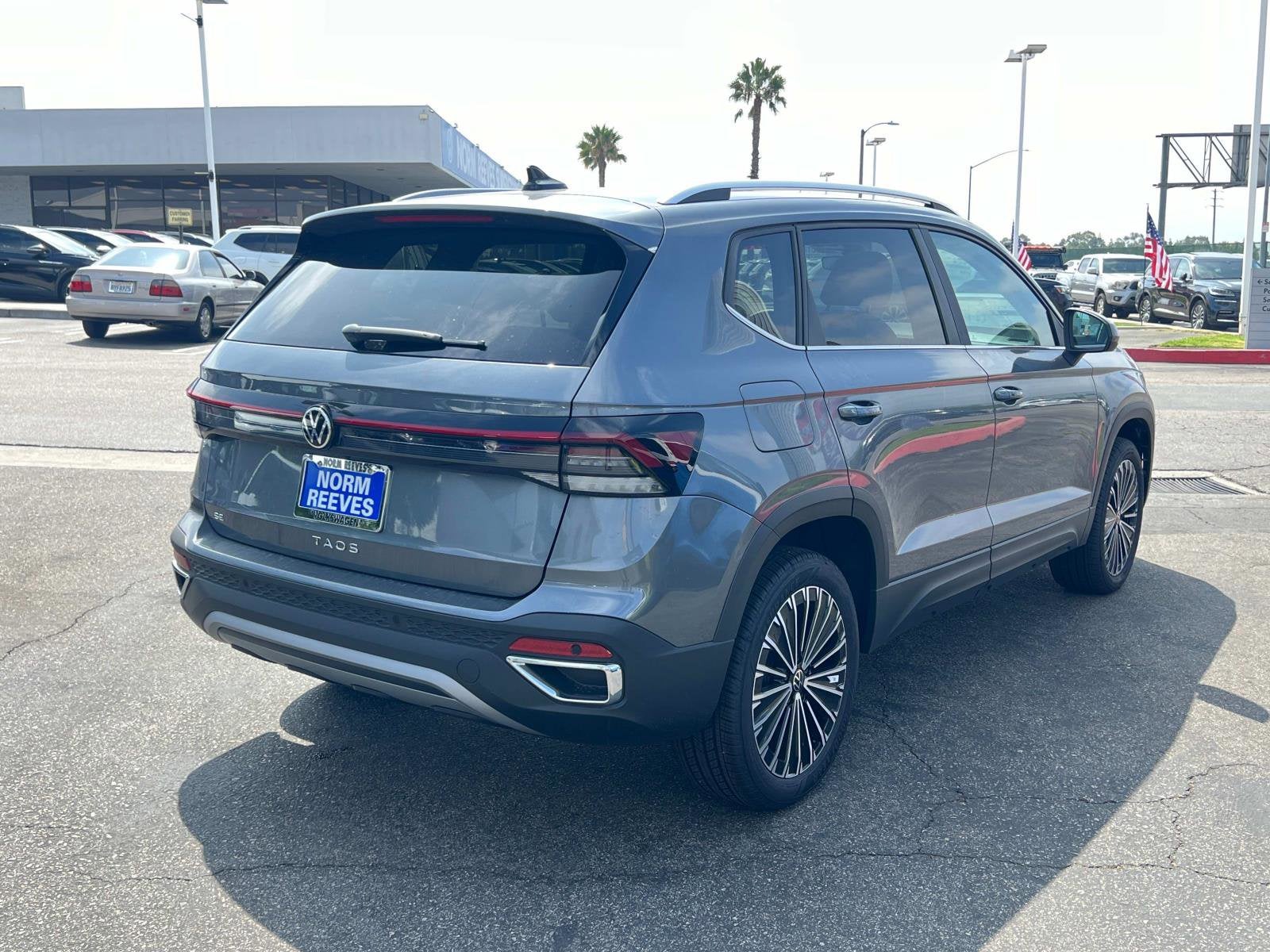 2025 Volkswagen Taos SE