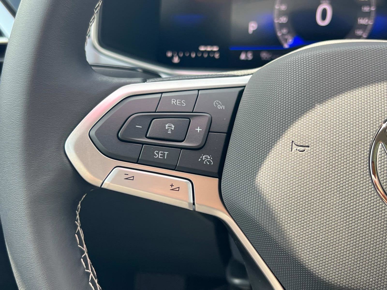 2025 Volkswagen Taos SE