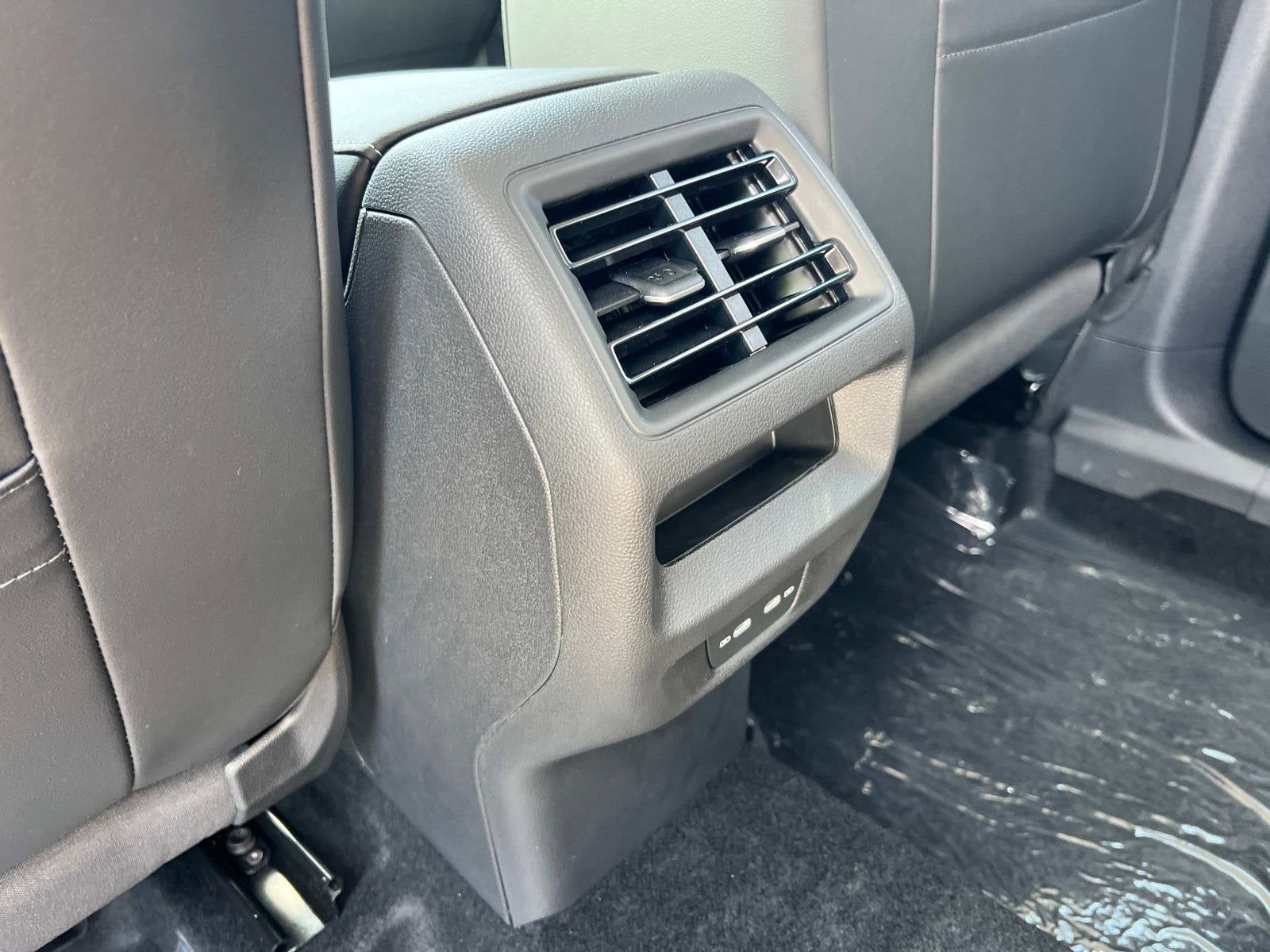 2025 Volkswagen Tiguan SE