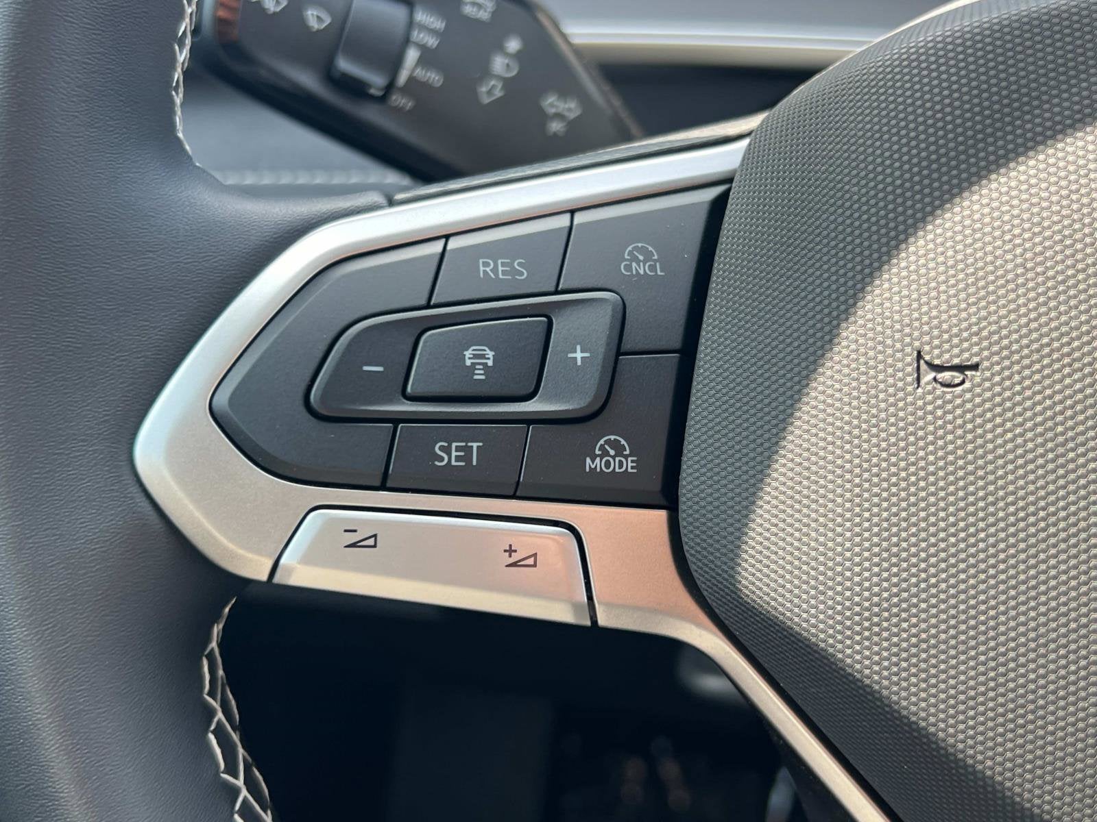 2025 Volkswagen Tiguan SE