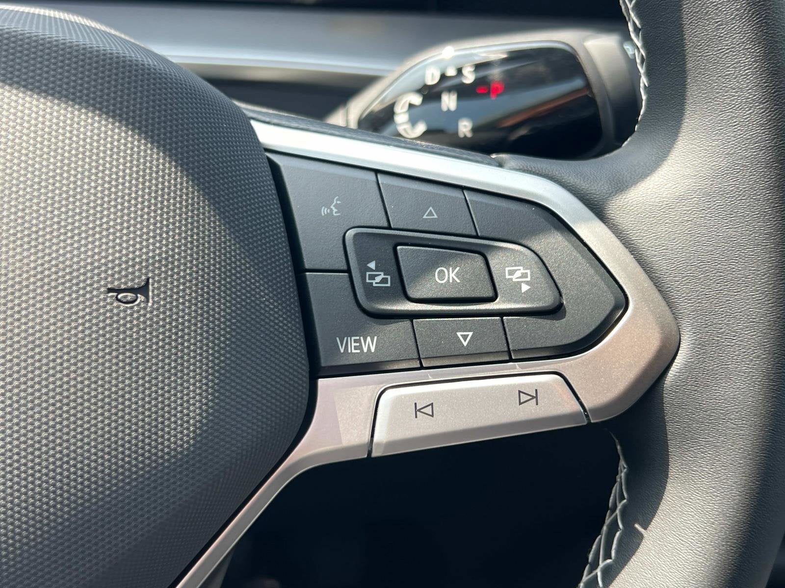 2025 Volkswagen Tiguan SE