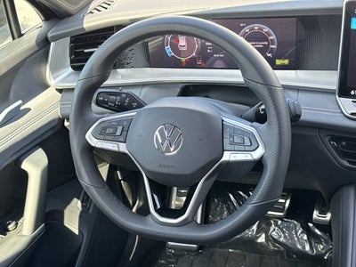 2026 Volkswagen Tiguan SE R-Line Black