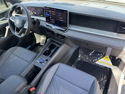 2026 Volkswagen Tiguan SE R-Line Black