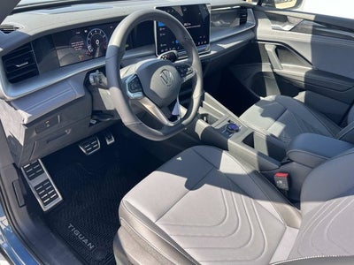 2026 Volkswagen Tiguan SE R-Line Black