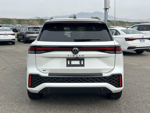 2026 Volkswagen Tiguan SE R-Line Black
