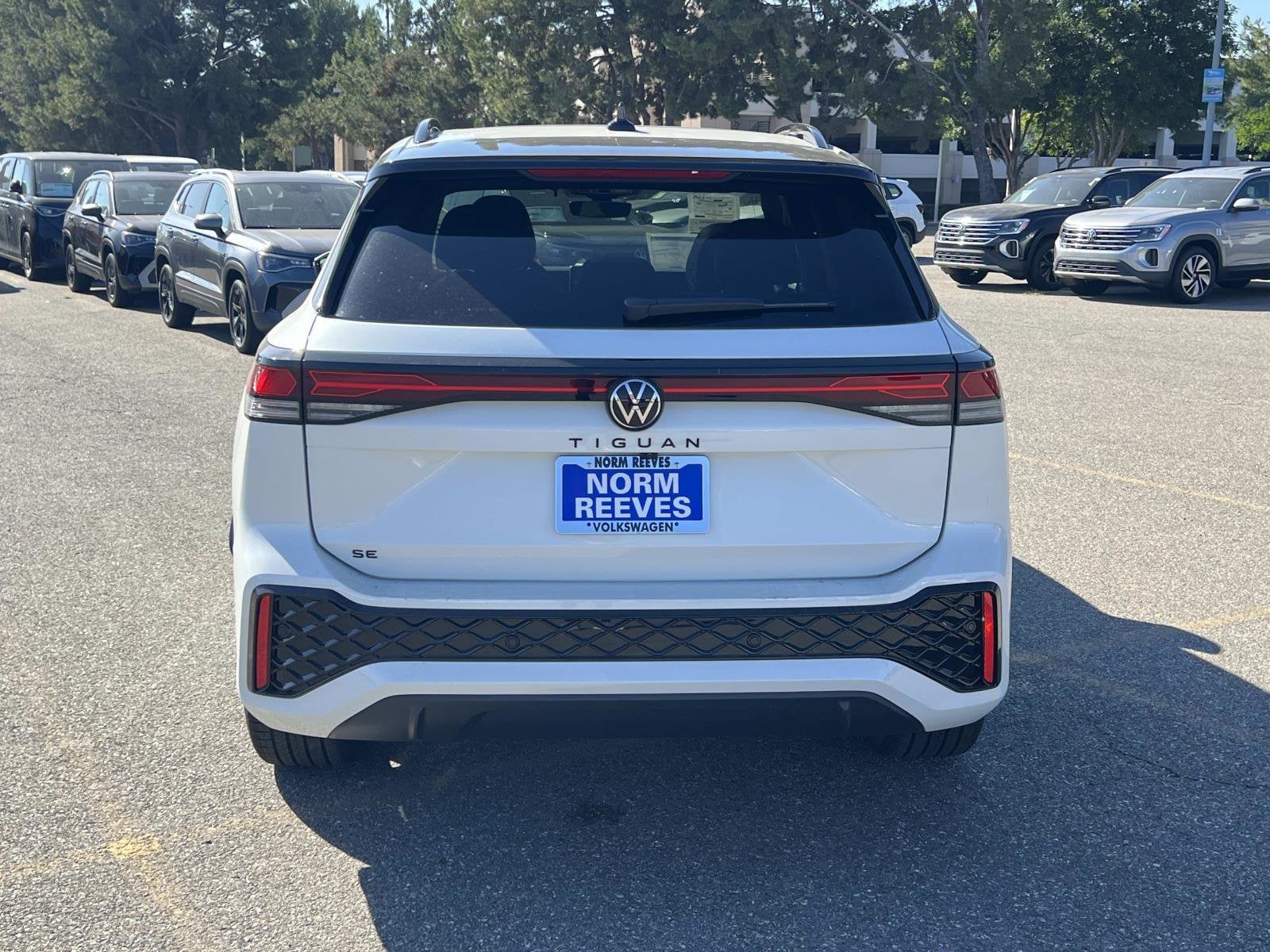 2026 Volkswagen Tiguan SE R-Line Black