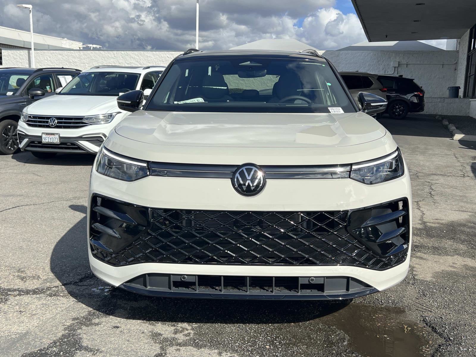 2026 Volkswagen Tiguan SE R-Line Black