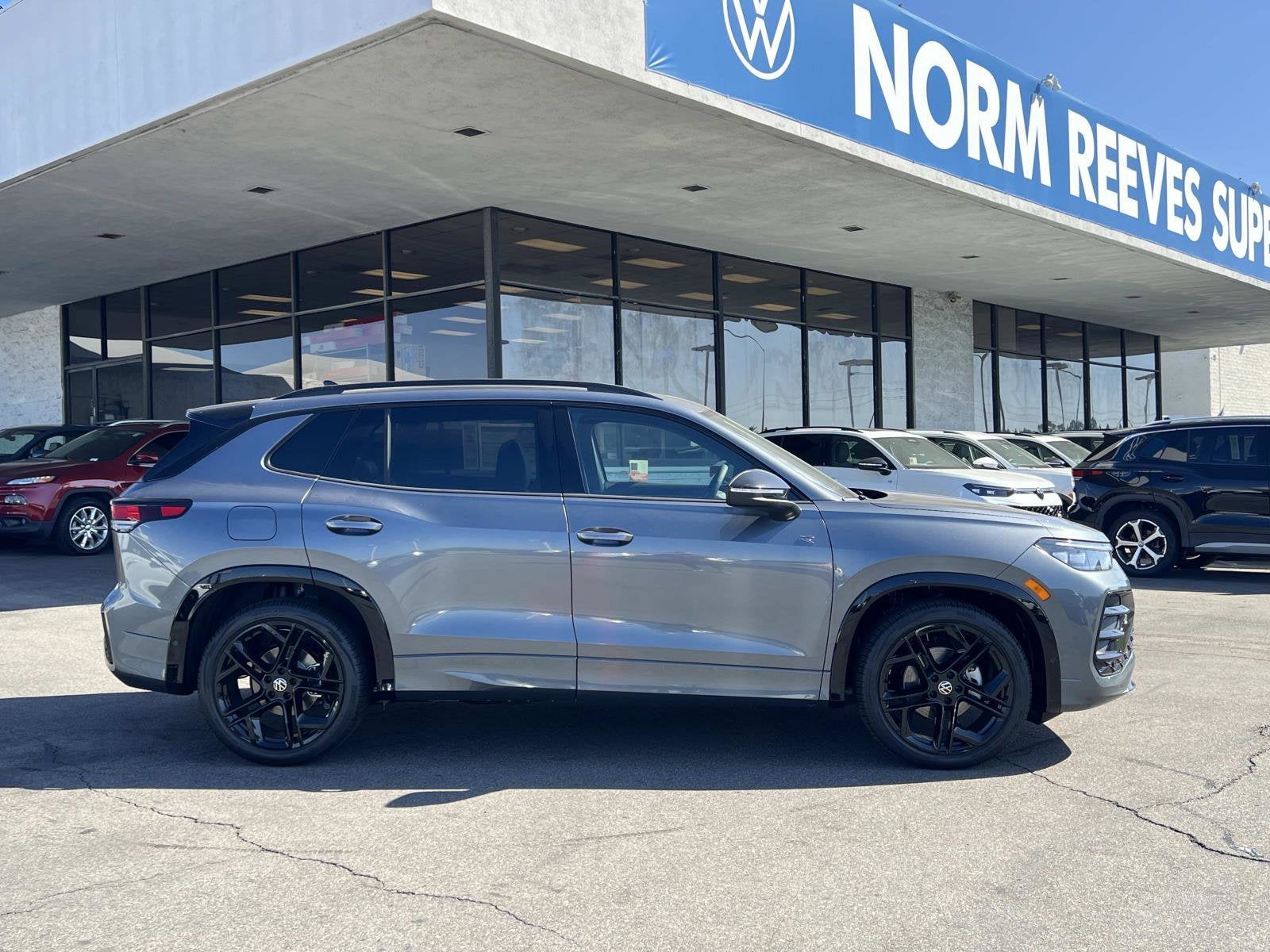 2026 Volkswagen Tiguan SE R-Line Black