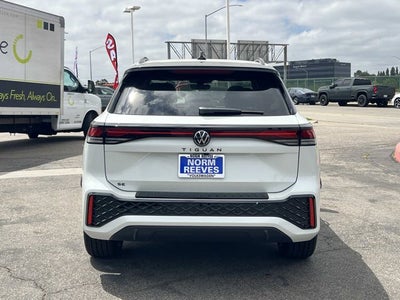 2026 Volkswagen Tiguan SE R-Line Black