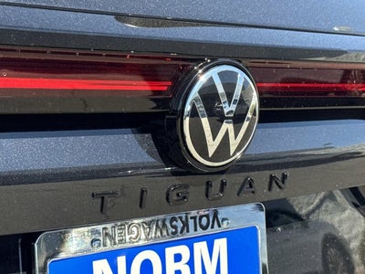 2026 Volkswagen Tiguan SE R-Line Black